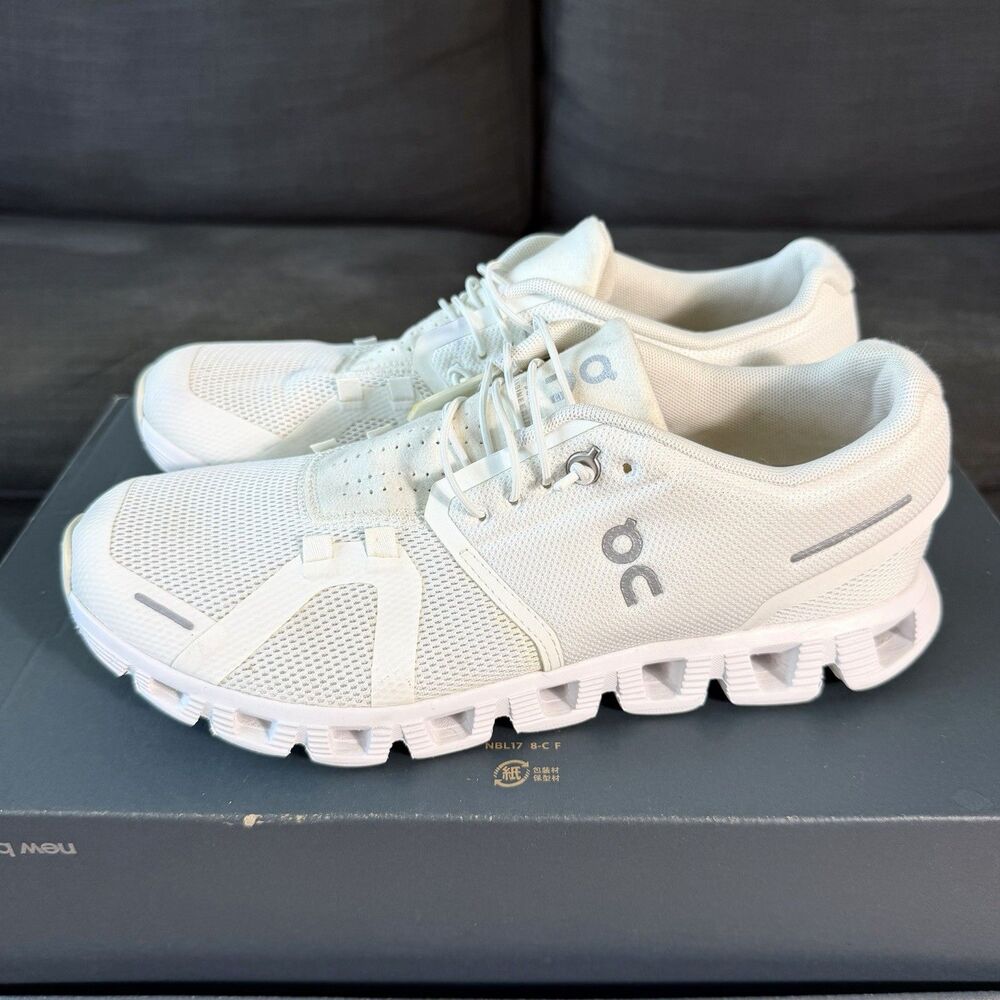 On Cloud 5 Triple White Athletic Running Walking Shoes Womens Size 9